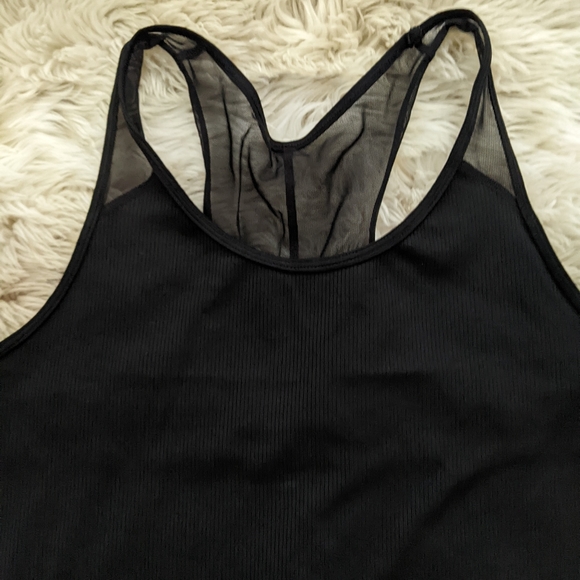 Nike DriFit Tank - Picture 4 of 9